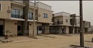 4bdrm Duplex in Rose Gardens, Mangoro for sale