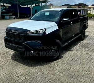 New Toyota Hilux 2026 Black
