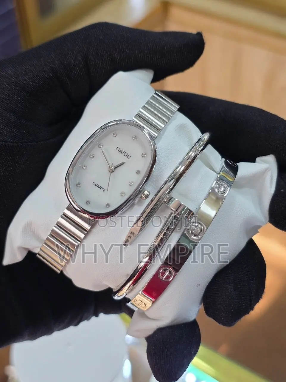 Nadu Wristwatch