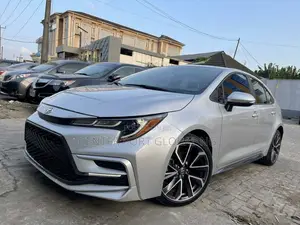 Toyota Corolla SE 2024 Silver