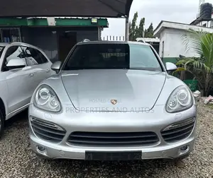 Porsche Cayenne 2013 Silver