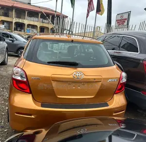 Toyota Matrix 2013 Gold