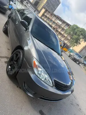 Toyota Camry XLE 4dr Sedan (2.4L 4cyl 4A) 2004 Gray