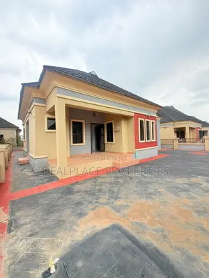 3bdrm Bungalow in Obafemi-Owode for sale
