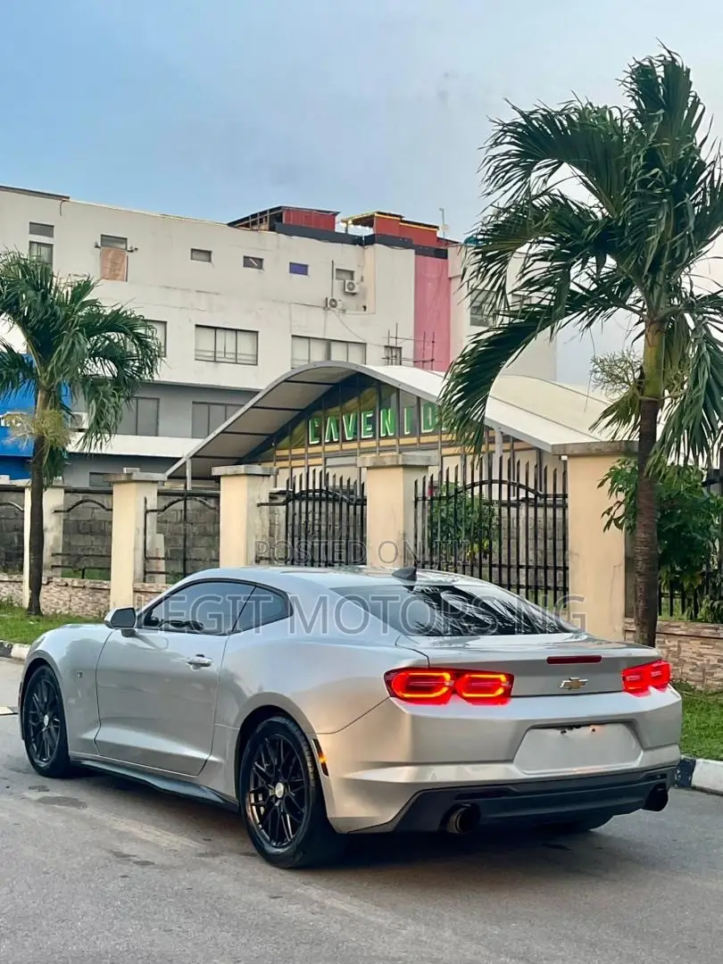 Chevrolet Camaro 2019 Silver