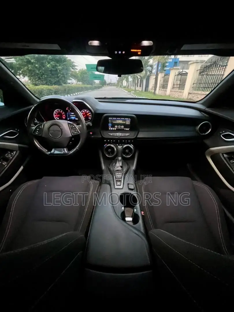 Chevrolet Camaro 2019 Silver