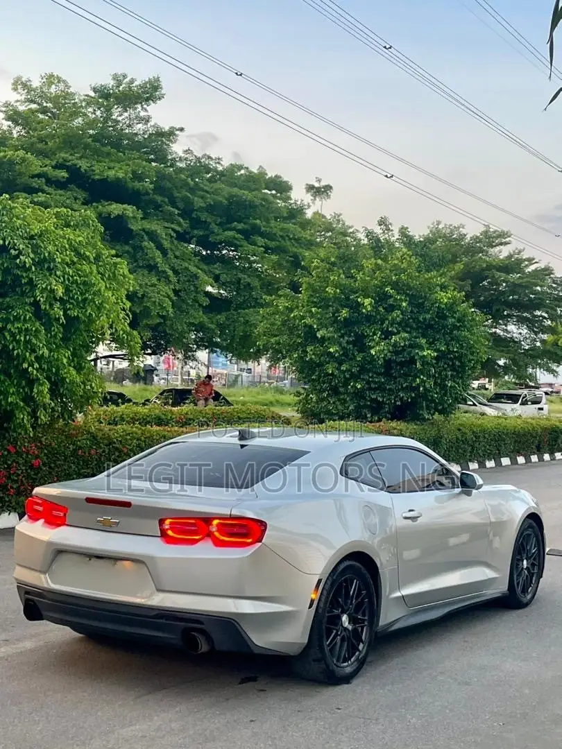 Chevrolet Camaro 2019 Silver