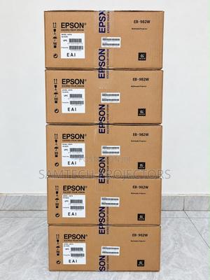New Epson 4200 Lumens in Lagos Island, Abuja, Ibadan, Ph, Warri, Kano