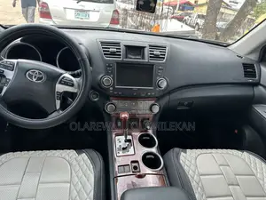 Toyota Highlander 2012 Brown
