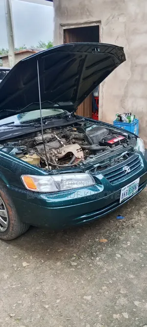 Toyota Camry LE 4dr Sedan (2.2L 4cyl 4A) 2000 Green