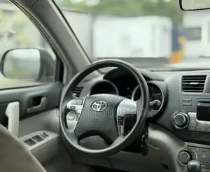 Toyota Highlander 2011 Gray