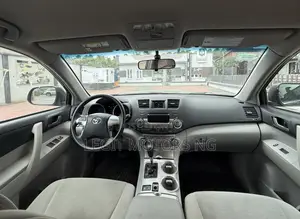 Toyota Highlander 2011 Gray