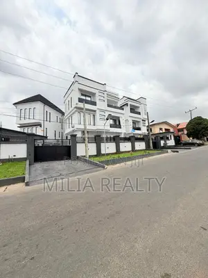 5bdrm Duplex in Magodo Phase2 for sale