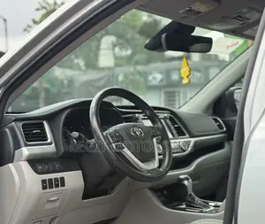 Toyota Highlander Limited 4x4 V6 (3.5L 6cyl 8A) 2018 Silver