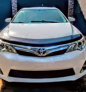 Toyota Camry XLE 4dr Sedan (2.5L 4cyl 6A) 2012 White