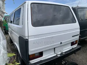Volkswagen Transporter 2000 White