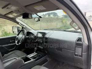 Nissan Titan SV 4x4 Crew Cab SWB 2015 Silver