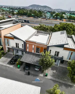 4bdrm Townhouse/Terrace in Urban Shelter, Dawaki for sale