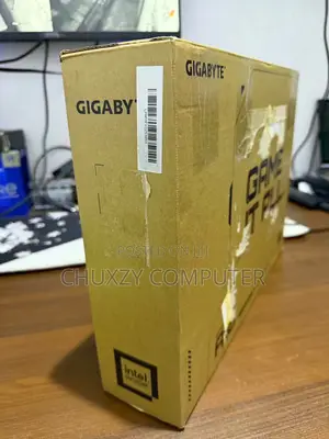 New Laptop Gigabyte GAMING A16 32GB Intel Core i7 SSD 1T