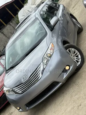 Toyota Sienna XLE 7 Passenger 2011 Gray