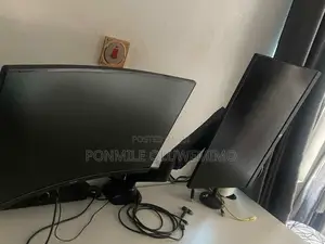 Gaming N Streaming Monitor Setup. (Monitors N Mount Only)