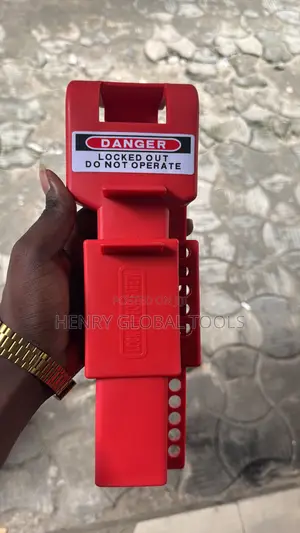 Heavy-Duty Circuit Breaker Lockout – Lockout/Tagout (Loto)