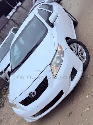 Toyota Corolla LE 4dr Sedan (1.8L 4cyl 4A) 2010 White