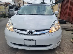 Toyota Sienna 2007 White