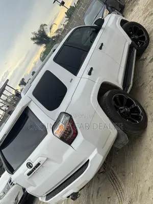 Toyota 4-Runner SR5 Premium 4dr 4x2 (4.0L 6cyl 5A) 2016 White