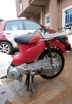 Honda CB 2019 Red