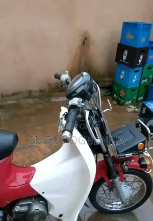 Honda CB 2019 Red