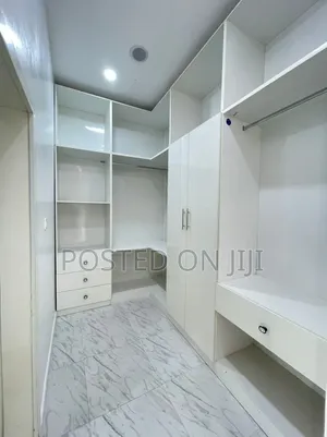 Least Wardrobe