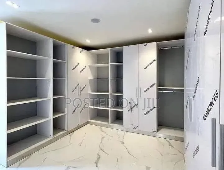 Least Wardrobe