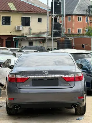 Lexus ES 2015 Gray