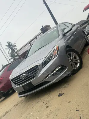 Hyundai Sonata Base Sedan FWD (2.4L 4cyl 6A) 2017 Gray