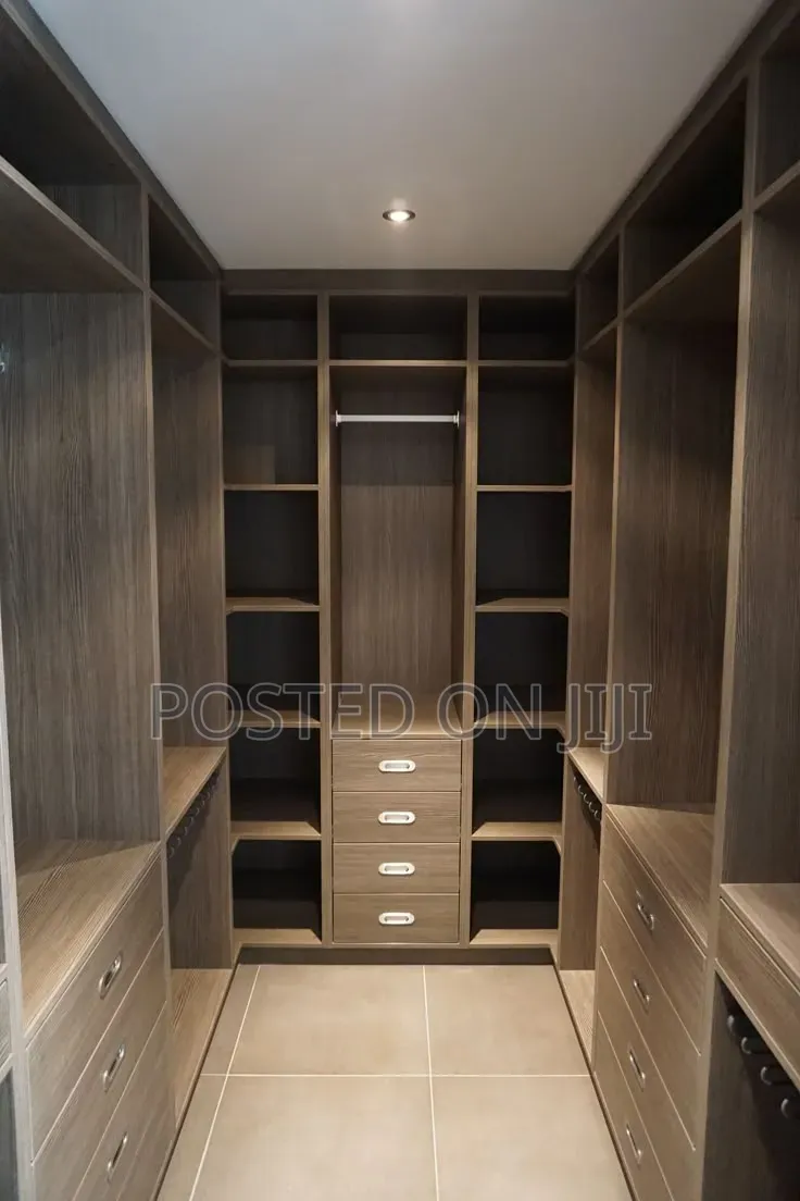 Least Wardrobe