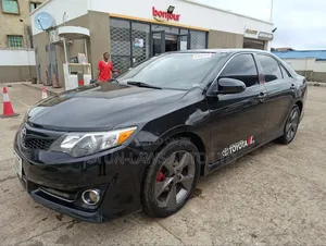 Toyota Camry SE 4dr Sedan (2.5L 4cyl 6A) 2013 Black