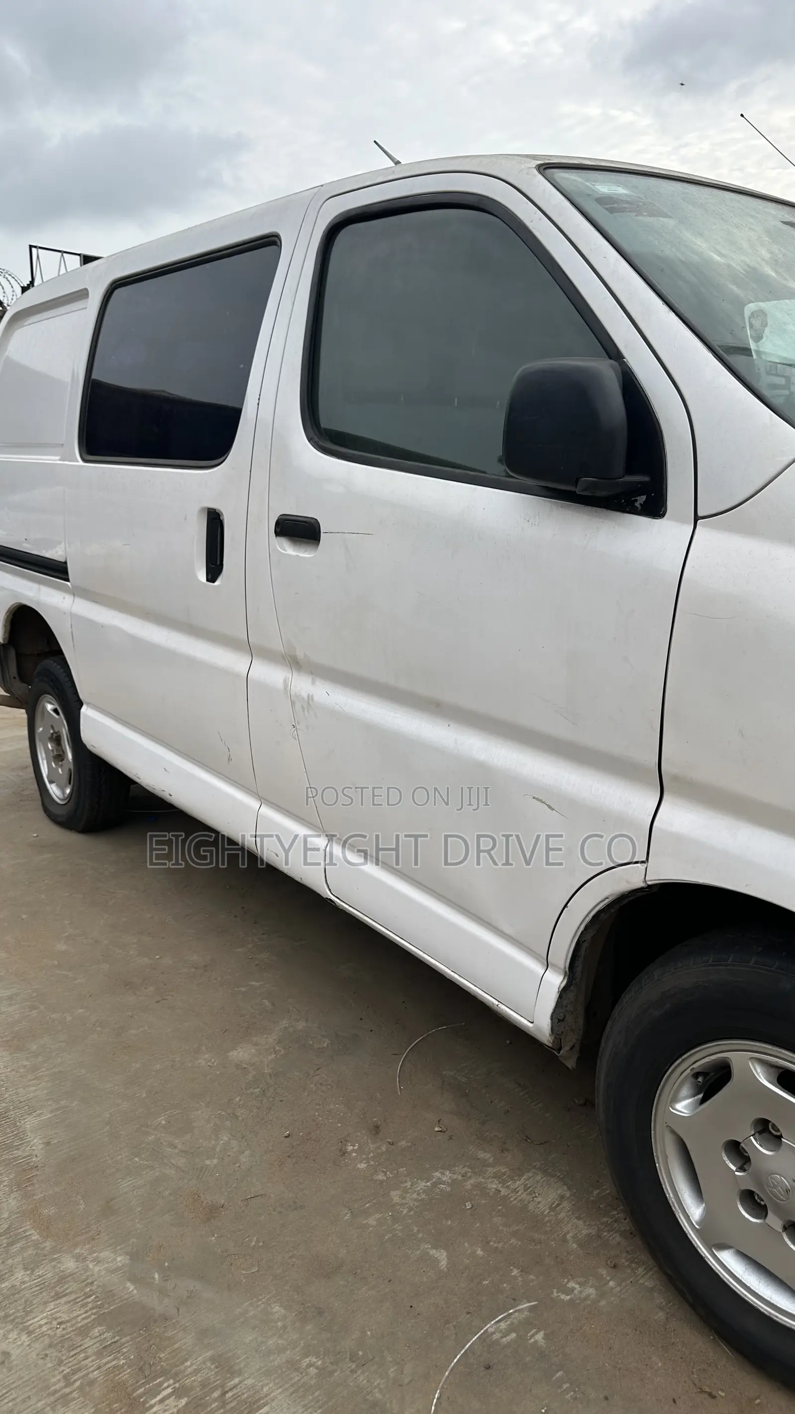 Toyota HiAce 2006 White