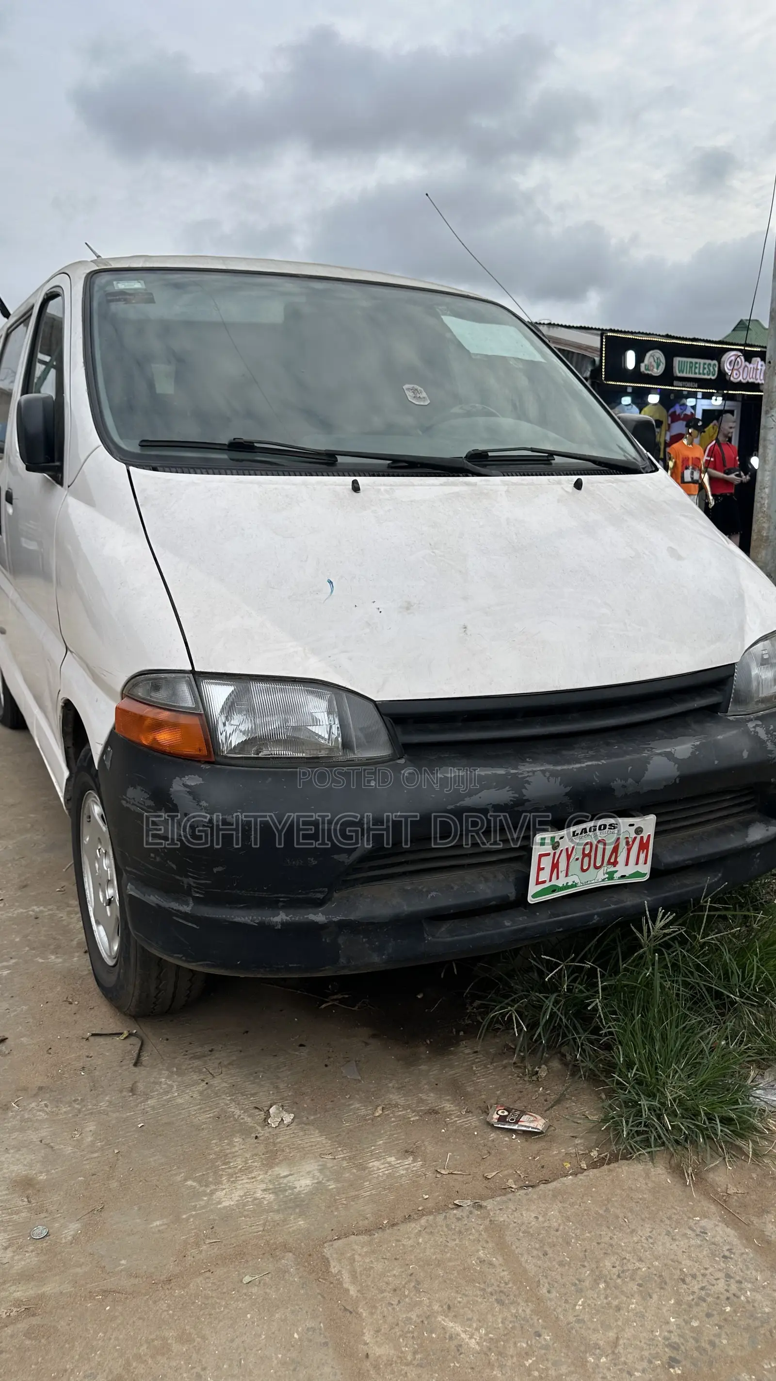 Toyota HiAce 2006 White