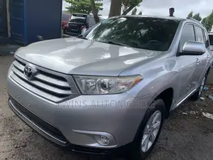 Toyota Highlander Limited 3.5l 4WD 2013 Silver