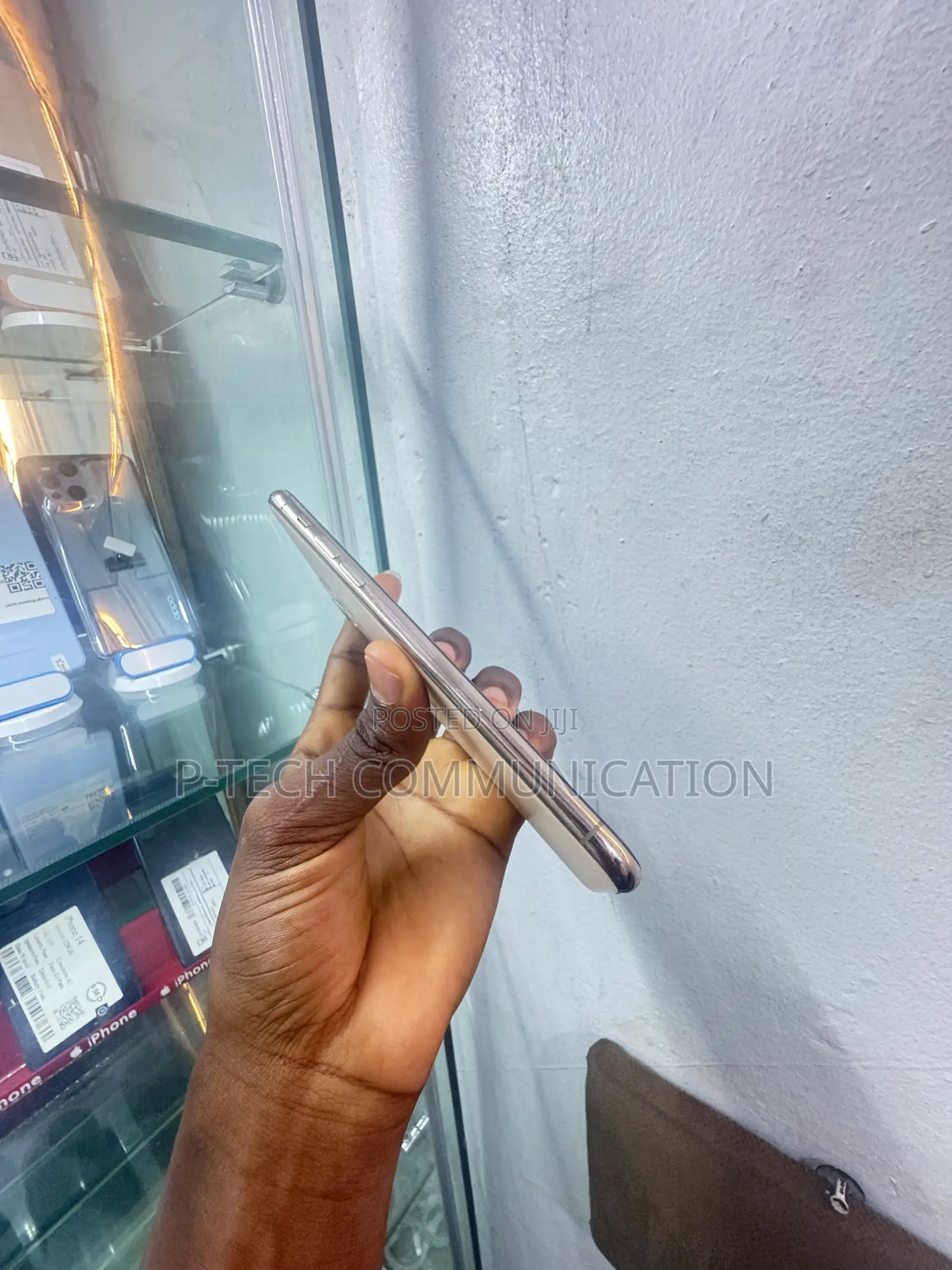 Apple iPhone 11 Pro Max 64 GB Gold