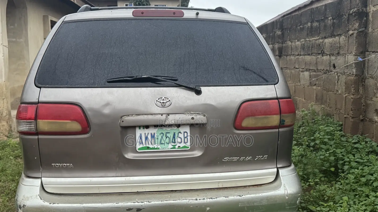 Toyota Sienna XLE 1999 Gray