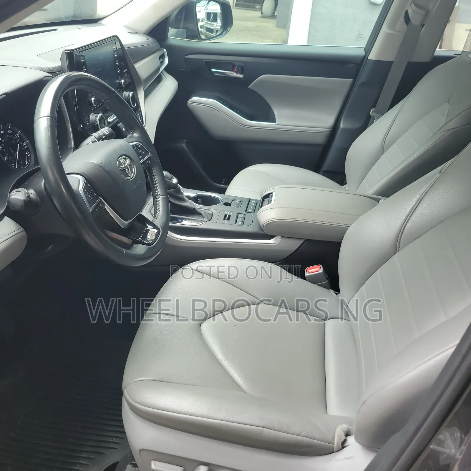 Toyota Highlander XLE 2021 Gray