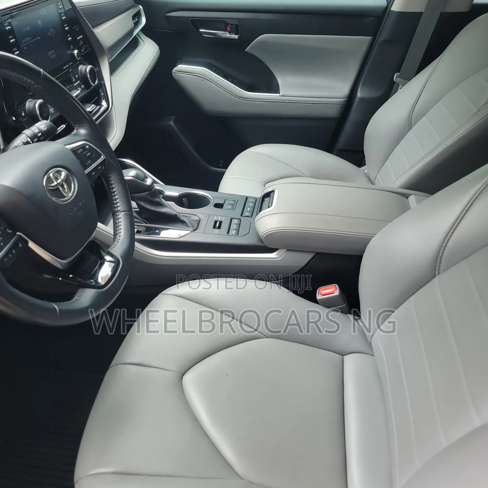 Toyota Highlander XLE 2021 Gray