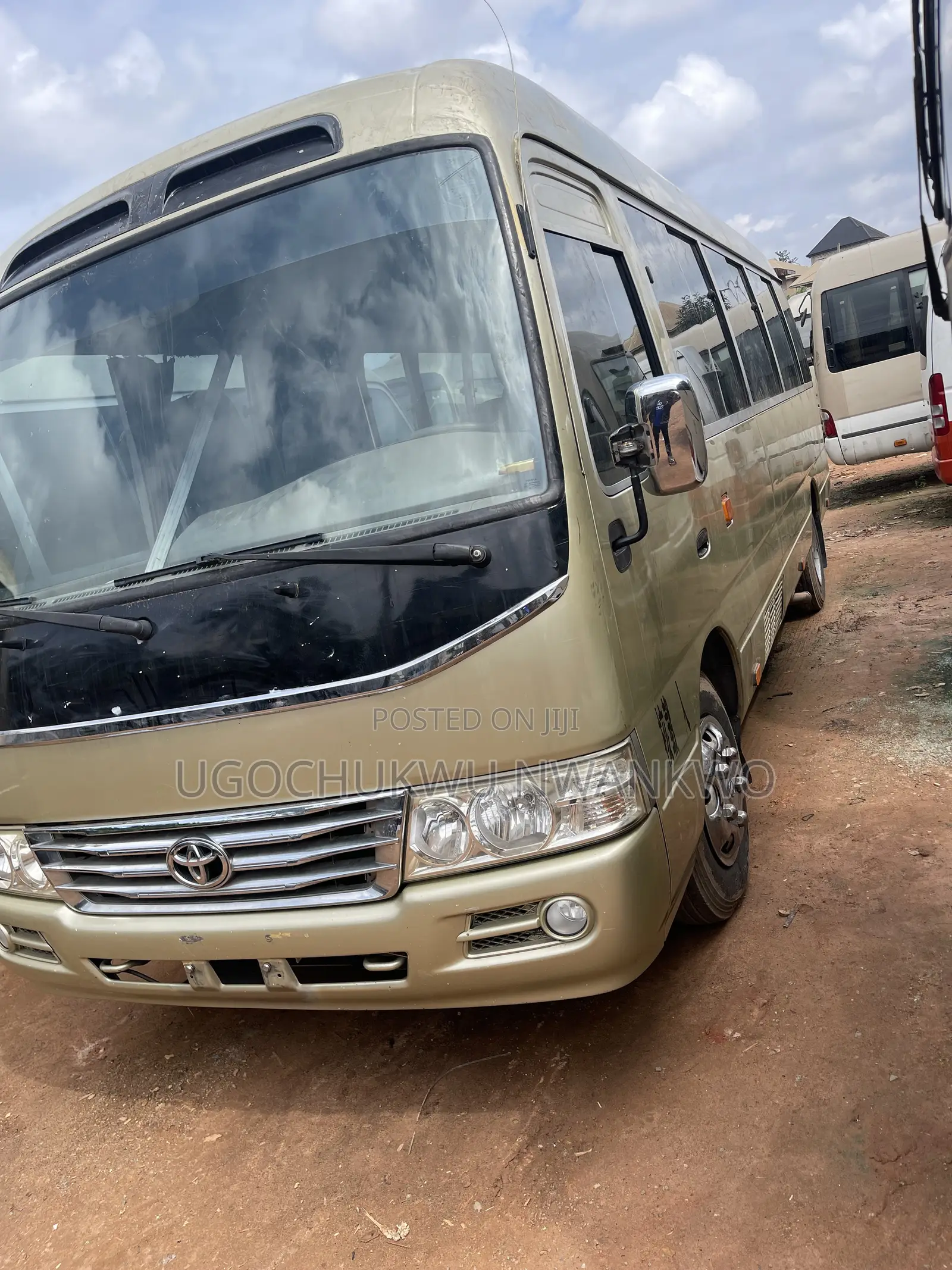 Toyota Coaster 2015