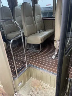 Toyota Coaster 2015