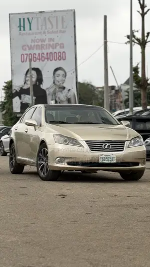 Lexus ES 350 2011 Gold