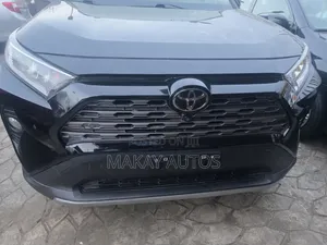 Toyota RAV4 XLE Premium 2021 Black