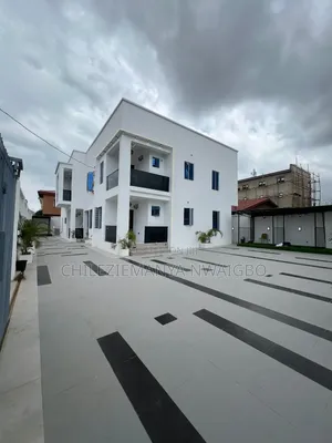 8bdrm Block of Flats in Ebute for sale