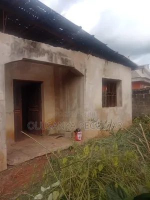 5bdrm Block of Flats in Shimawa for sale